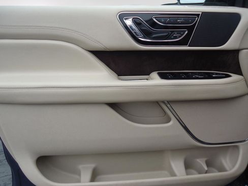 Used 2019 Lincoln Navigator L Reserve w/ Cargo Package image 27