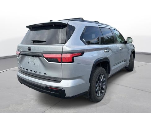 Used 2025 Toyota Sequoia Platinum AWD/4WD image 6