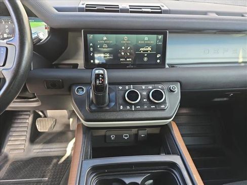 Used 2021 Land Rover Defender 90 X-Dynamic S image 20