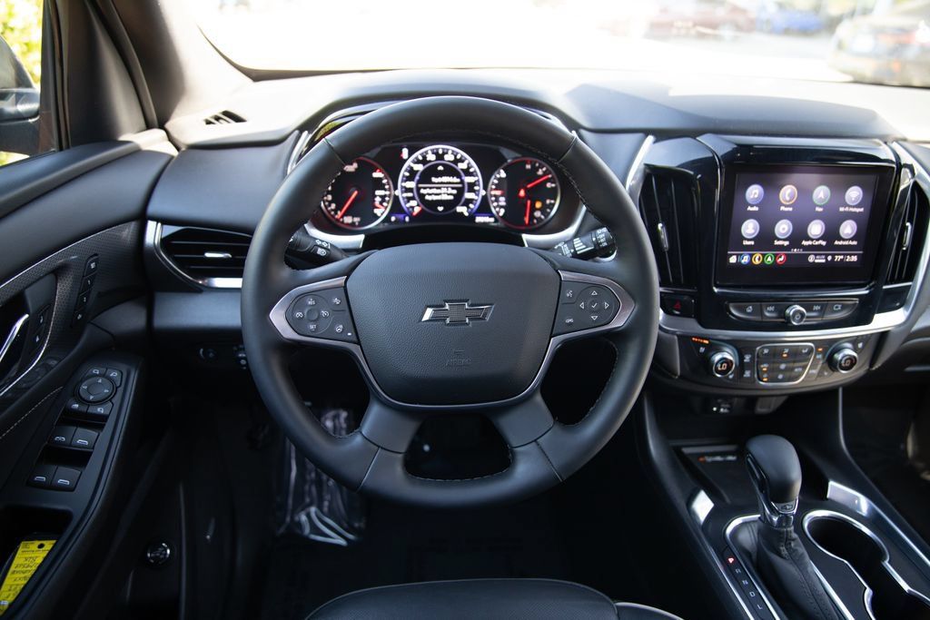 Used 2023 Chevrolet Traverse Premier w/ Redline Edition AWD/4WD image 18