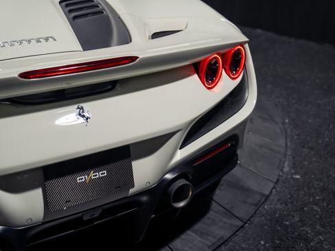Used 2023 Ferrari F8 Tributo RWD image 31