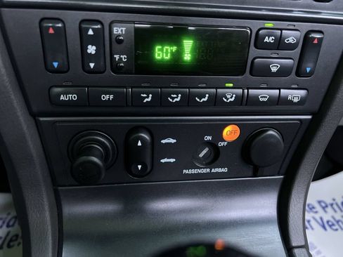 Used 2002 Ford Thunderbird RWD image 23
