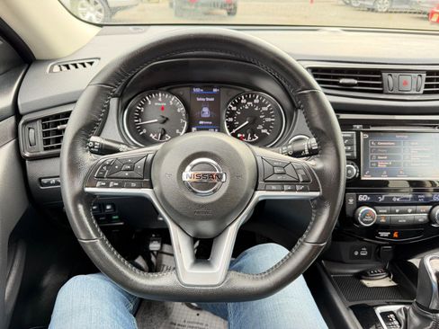 Used 2018 Nissan Rogue SV AWD/4WD image 61