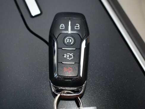 Used 2016 Lincoln MKZ Hybrid image 28