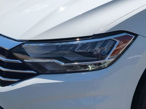 Used 2020 Volkswagen Jetta SE w/ SE Cold Weather Package image 7