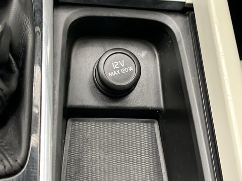 Used 2019 Volvo S60 T6 Momentum w/ Premium Package image 23