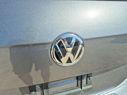 Used 2021 Volkswagen Tiguan S FWD image 12