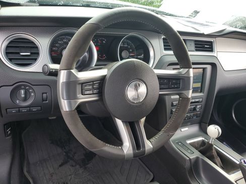 Used 2010 Ford Mustang Shelby GT500 RWD image 10