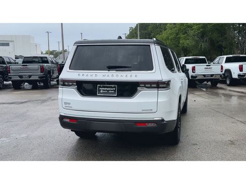 Used 2022 Jeep Grand Wagoneer Series I AWD/4WD image 8