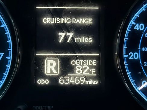 Used 2017 Toyota Corolla LE FWD image 12