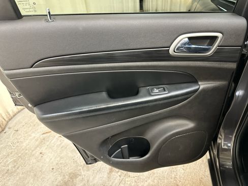 Used 2020 Jeep Grand Cherokee Altitude image 28