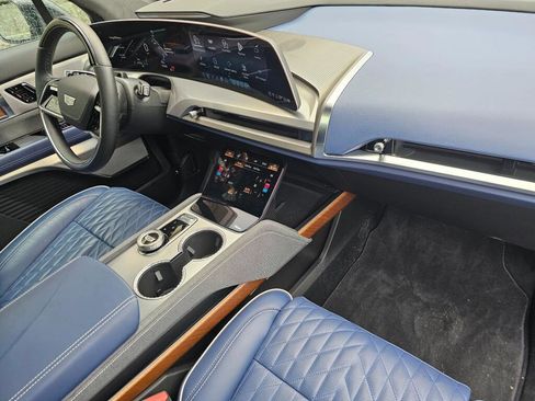 New 2026 Cadillac Vistiq Premium Luxury image 16