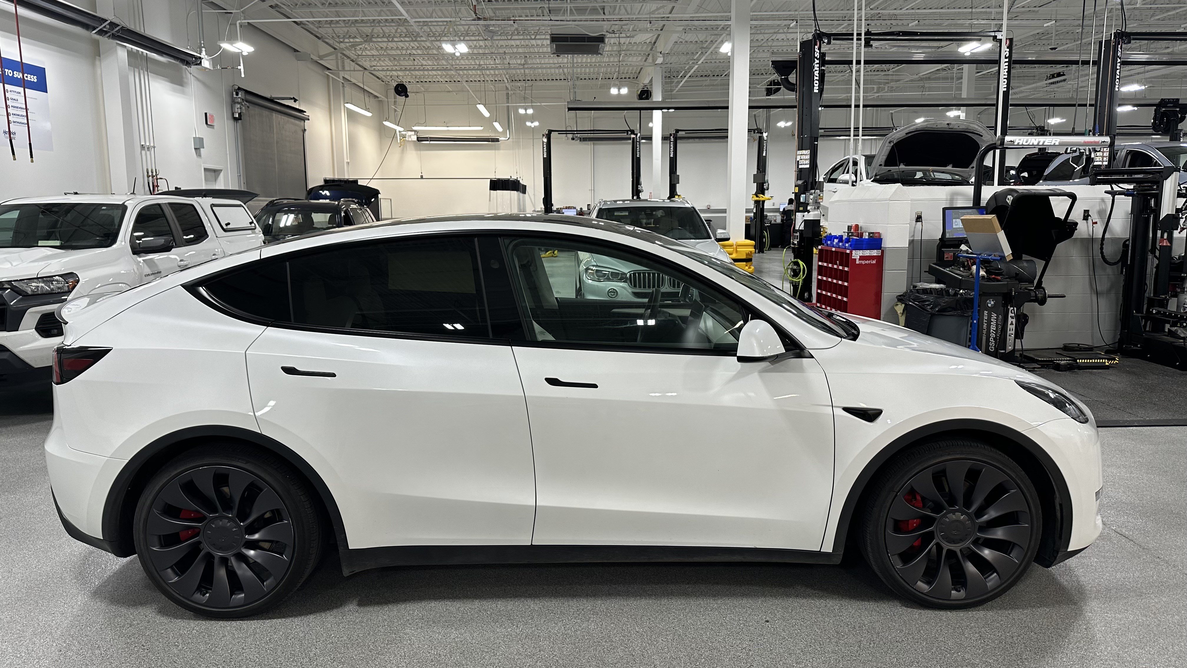 Used 2025 Tesla Model Y Performance AWD/4WD image 11