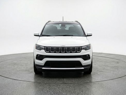 Used 2025 Jeep Compass Limited AWD/4WD image 2