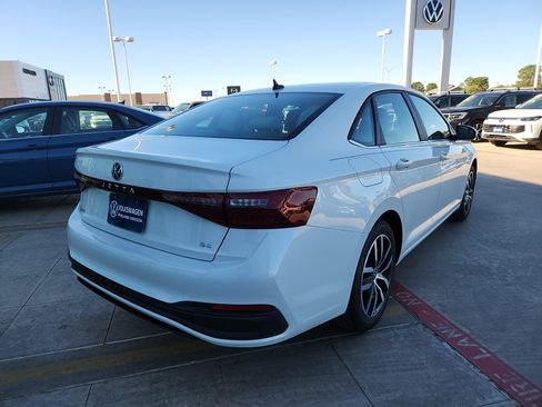 New 2026 Volkswagen Jetta SE image 7