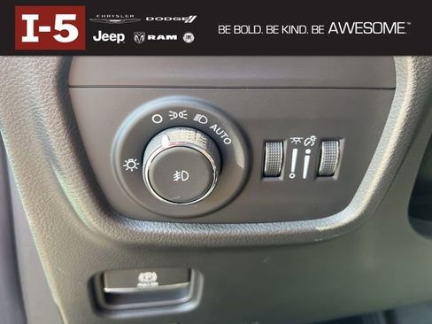 New 2025 Jeep Grand Cherokee L Limited w/ Luxury Tech Group II image 19