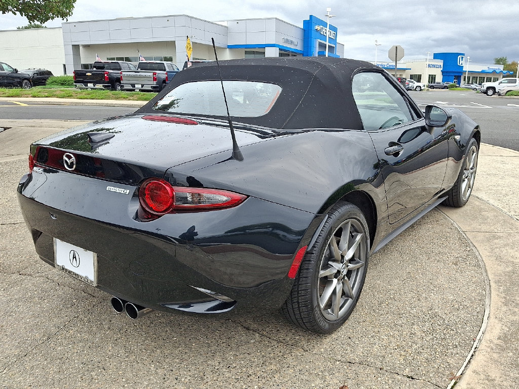 Used 2022 MAZDA MX-5 Miata Grand Touring w/ Weather Package RWD image 10
