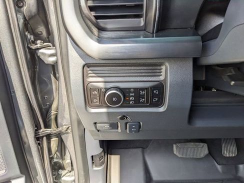 Used 2025 Ford F350 Lariat image 30