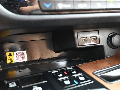 Used 2022 Lexus RX 350L FWD w/ Premium Package image 29