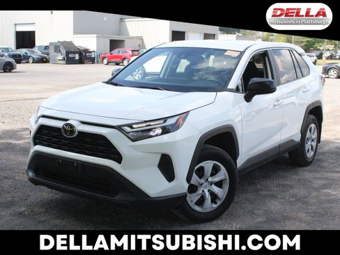 Used 2025 Toyota RAV4 LE AWD/4WD image 1