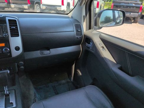 Used 2014 Nissan Frontier PRO-4X w/ Pro-4x Luxury Package AWD/4WD image 16