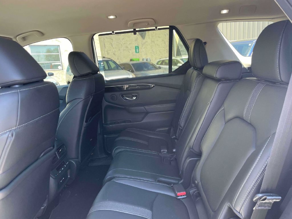 Certified 2025 Honda Pilot EX-L image 11