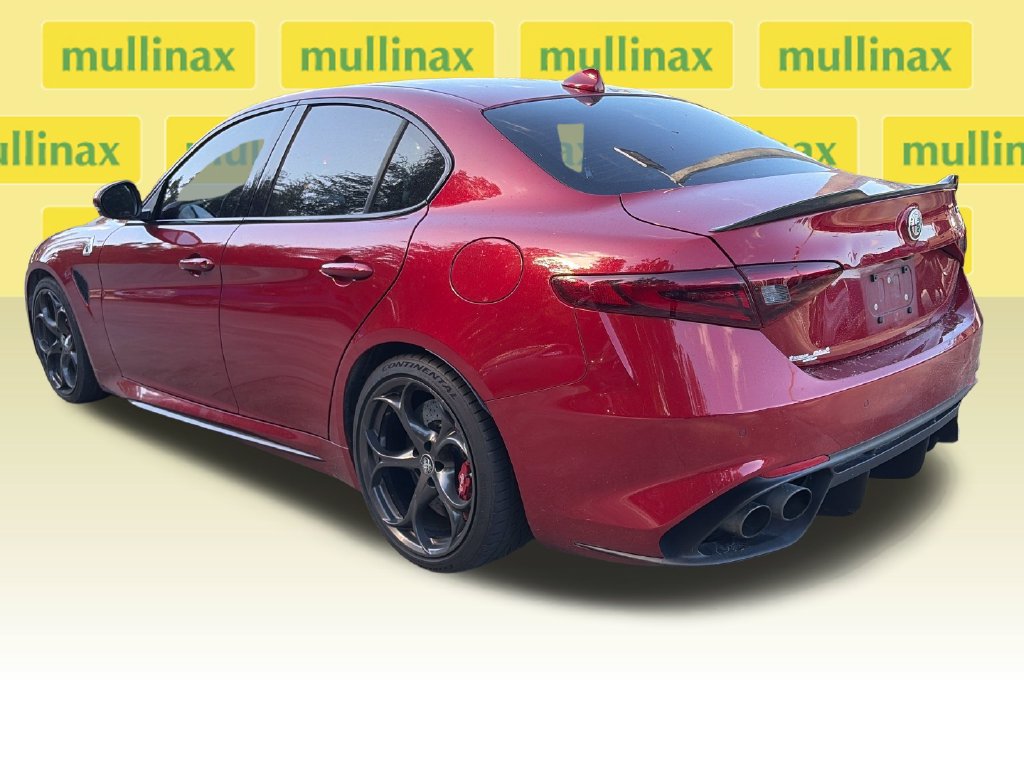 Used 2017 Alfa Romeo Giulia Quadrifoglio RWD image 11