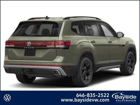 New 2026 Volkswagen Atlas Peak Edition image 2