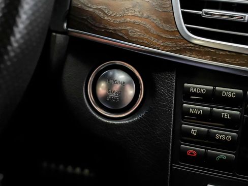 Used 2014 Mercedes-Benz E 350 4MATIC Wagon image 16