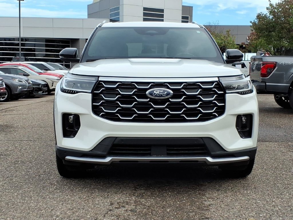 Used 2025 Ford Explorer Platinum AWD/4WD image 8
