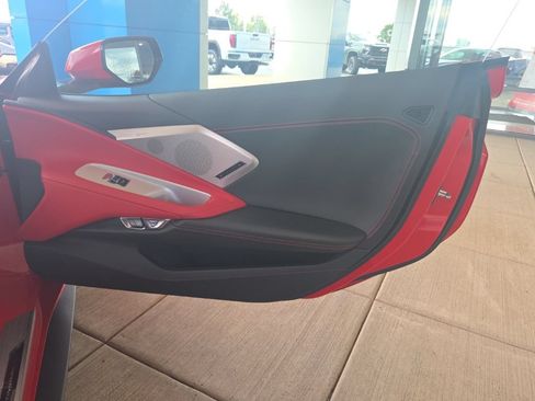 Used 2022 Chevrolet Corvette Stingray Preferred Cpe w/ Z51 Performance Package RWD image 15