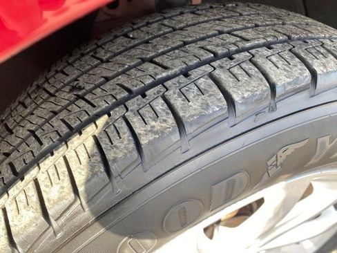 Certified 2020 Chevrolet Equinox LT w/ Driver Convenience Package image 22