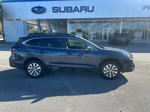 Used 2025 Subaru Outback Premium image 2