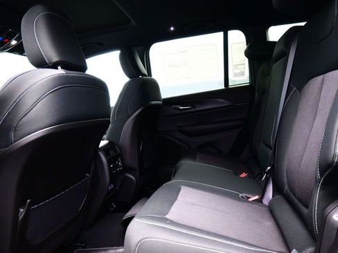 New 2025 Jeep Grand Cherokee Laredo X image 14