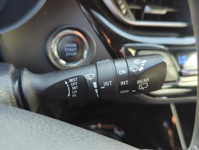 Used 2019 Toyota C-HR XLE FWD image 13