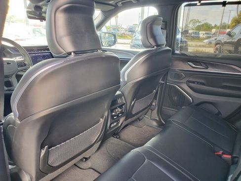 Used 2025 Jeep Grand Cherokee Overland w/ Adv Protech Group III image 20