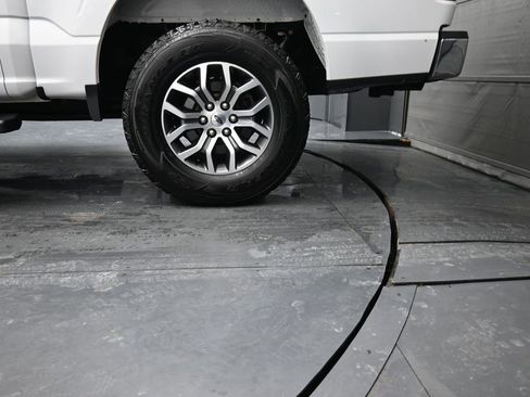 Used 2022 Ford F150 Lariat w/ FX4 Off-Road Package image 14