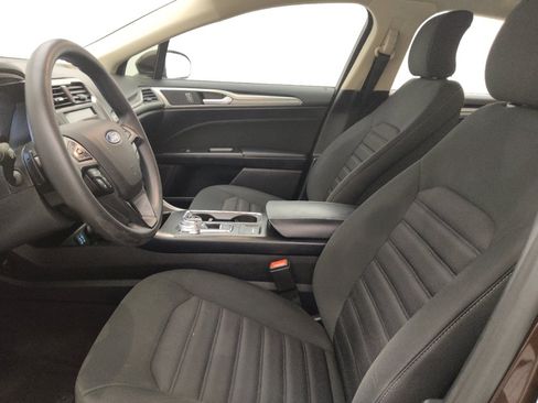 Used 2019 Ford Fusion SE FWD image 17