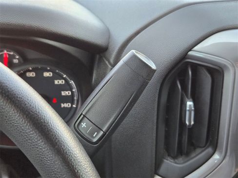 Used 2020 Chevrolet Silverado 1500 Custom w/ Custom Value Package image 17