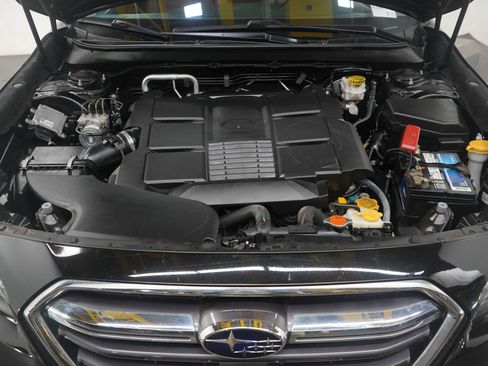 Used 2019 Subaru Outback 3.6R Touring w/ Popular Package #3A image 31