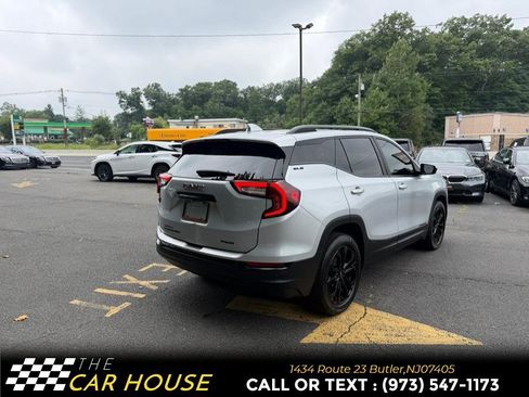 Used 2022 GMC Terrain SLE w/ Driver Convenience Package AWD/4WD image 9