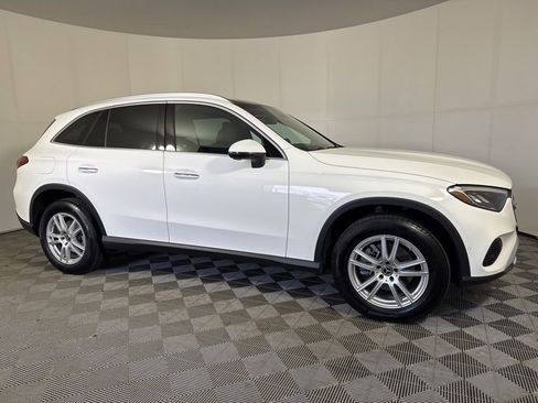 Certified 2025 Mercedes-Benz GLC 300 4MATIC image 9