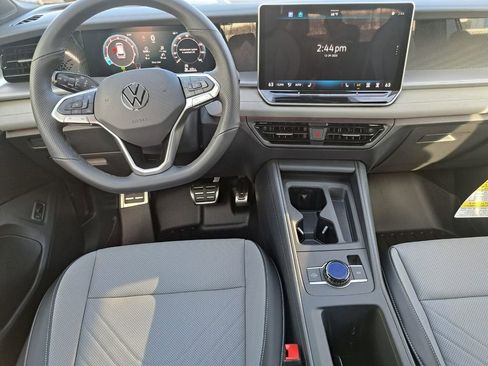 New 2026 Volkswagen Tiguan SE R-Line image 22