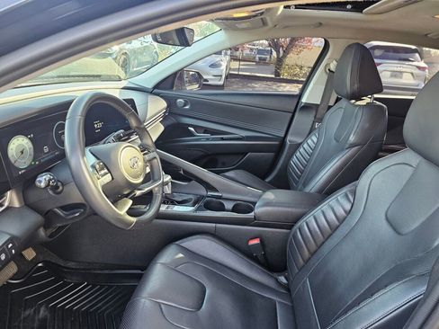 Used 2023 Hyundai Elantra Limited image 24