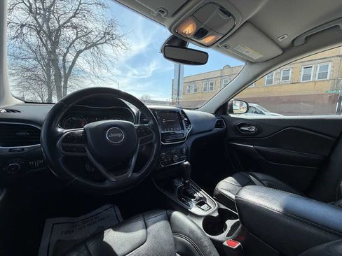 Used 2019 Jeep Cherokee Limited image 16