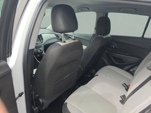 Used 2020 Chevrolet Trax LS w/ Tint and Cruise Package FWD image 27