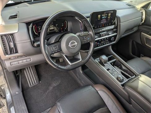 Used 2022 Nissan Pathfinder Platinum w/ Cargo Package image 16