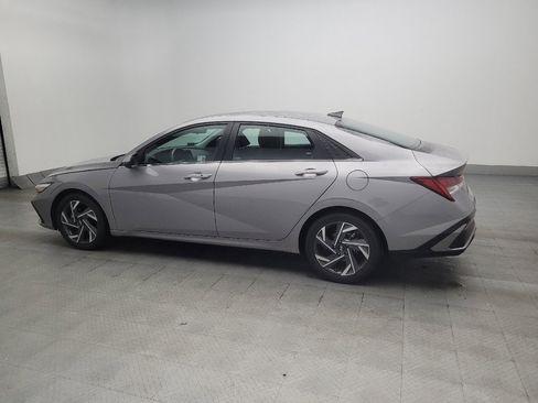 Used 2025 Hyundai Elantra SEL FWD image 2
