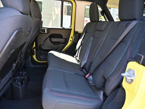 Used 2024 Jeep Wrangler Unlimited Rubicon AWD/4WD image 19