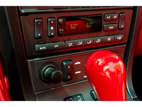 Used 2004 Ford Thunderbird RWD image 18